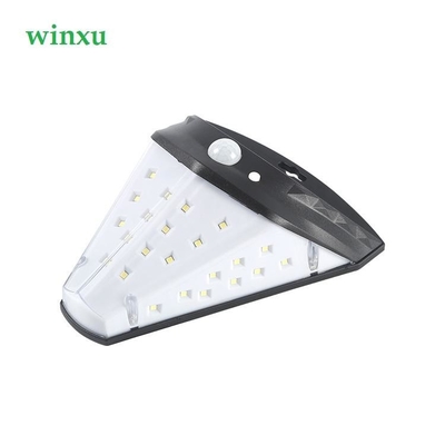 Besar Wide Angle 42led Solar Powered LED Wall Light 2700K Untuk Halaman Taman